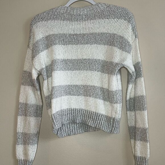 Willow & Wind silver and white Striped crew neck sweater sz M Slimming - Picture 2 of 7